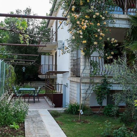 Apartment Dani Malinska Kültér fotó