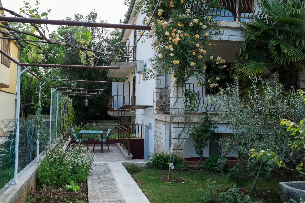 Apartment Dani Malinska Kültér fotó