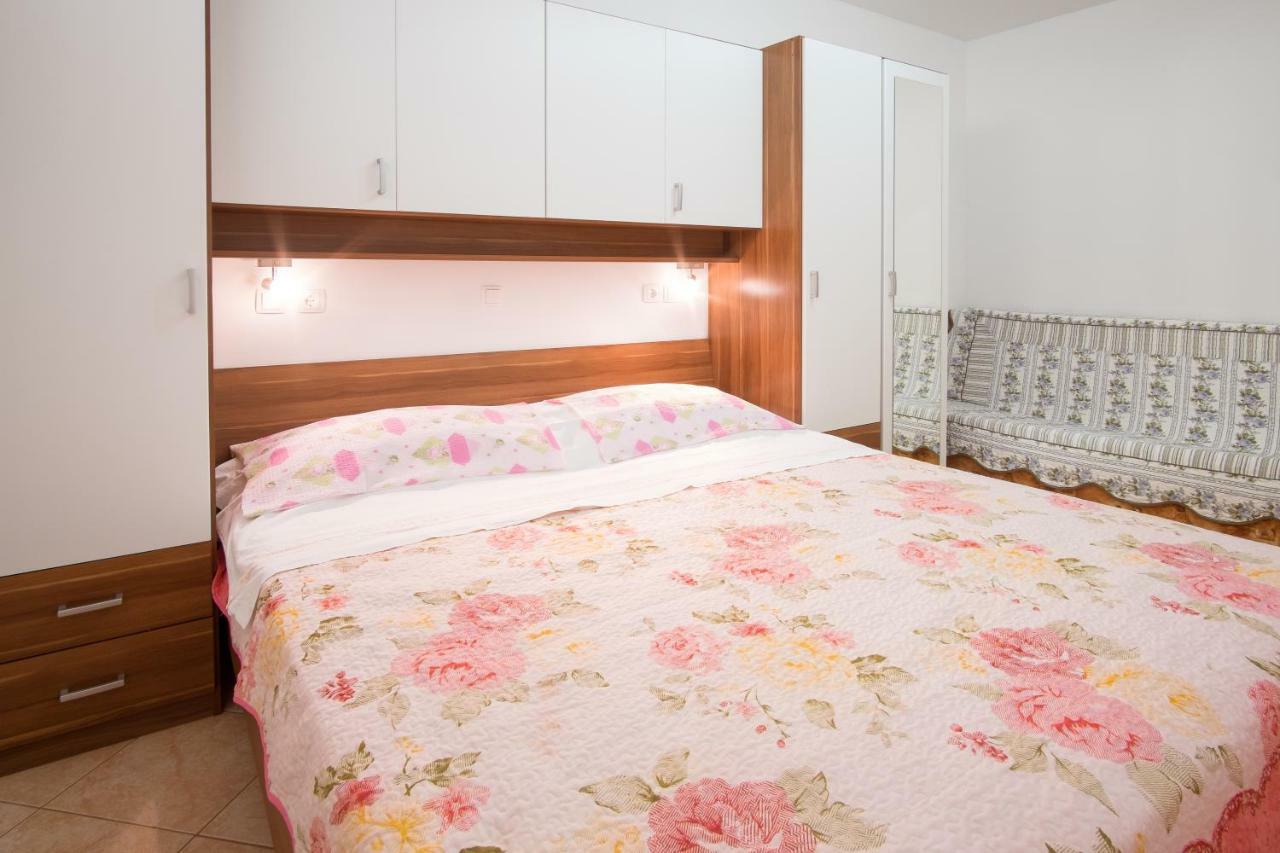 Apartment Dani Malinska Kültér fotó